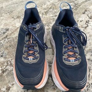 Hoka Bondi